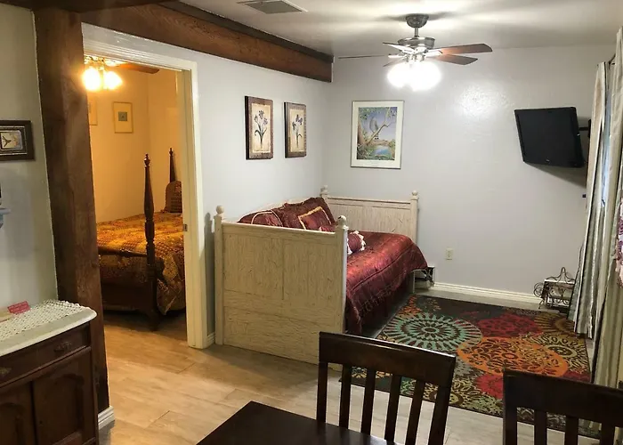 Ramsey Canyon Apartment